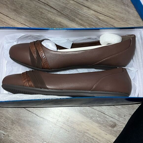 easy street flats - Picture 1 of 3